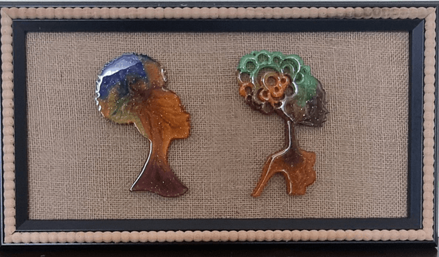 Resin Heads in large frame